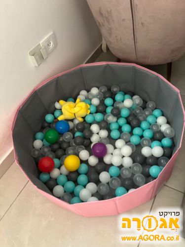 בריכת כדורים ורודה