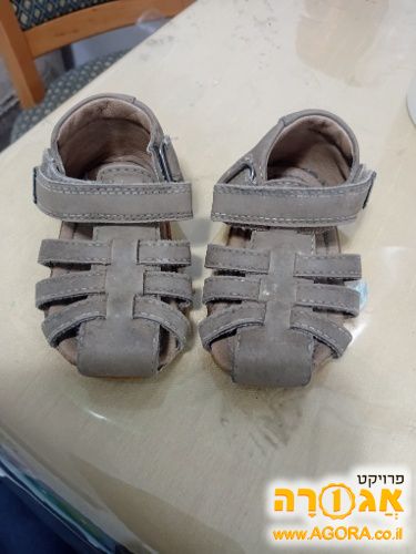 סנדלים צעד ראשון