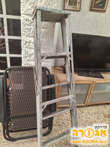 סולמות אחד הידרו ואחד קטן