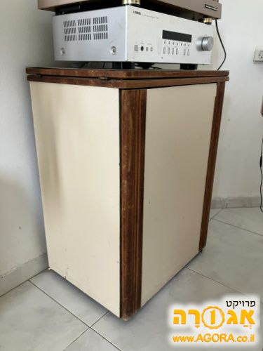 שולחן וינטג' למכונת תפירה (בלי המכונה)
