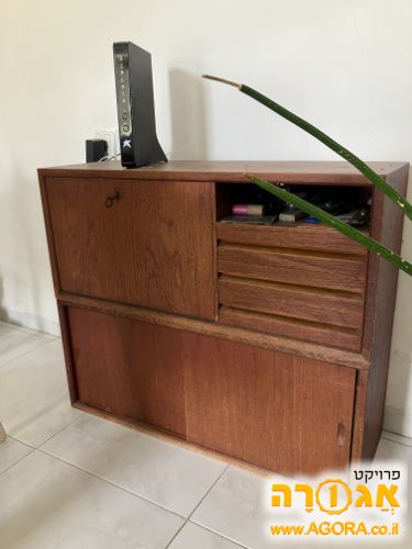שתי שידות וינטג'