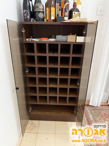 כוורת לבקבוקי יין