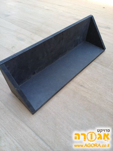 מדף פורמייקה שחור