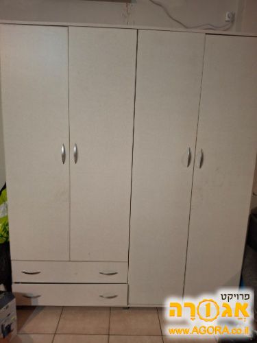 ארון בגדים