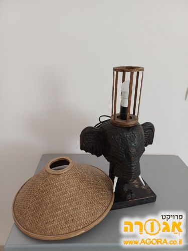 מנורת שולחן