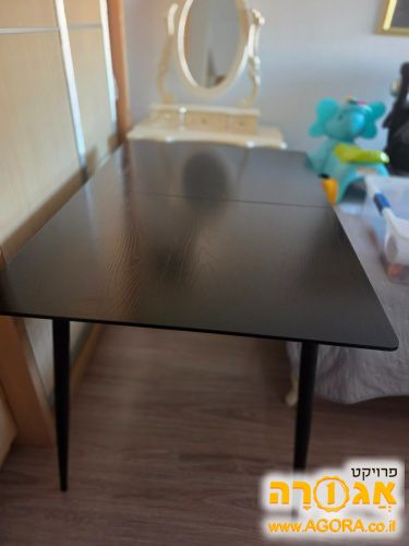 שולחן