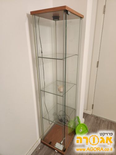 ארון זכוכית