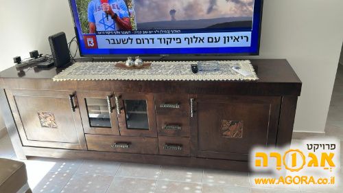 מזנון מעץ מלא