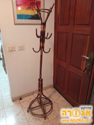 מתלה לבגדים