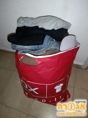 שקית בגדי גברים במצב מעולה