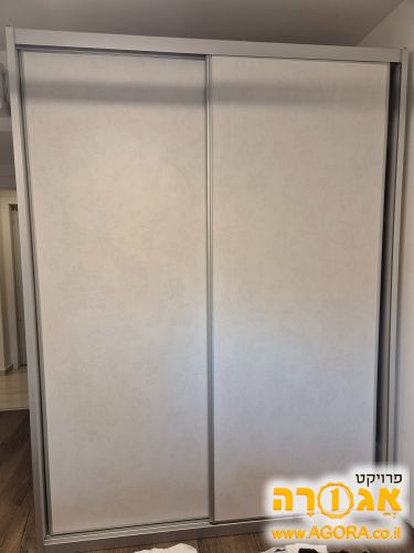 ארון הזזה