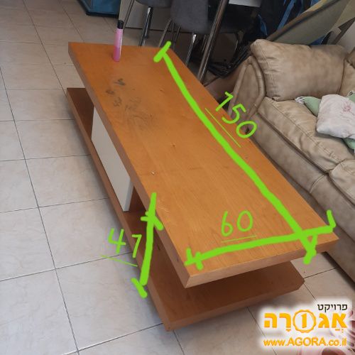שולחן סלון עץ עם מגירה