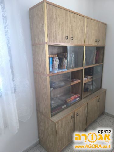 ארון ספרייה
