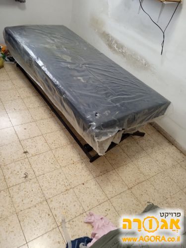 מיטה ומזרון יחיד חדשים