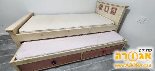מיטת ילדים עם מיטת חבר