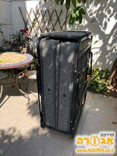 מיטת יחיד מתקפלת