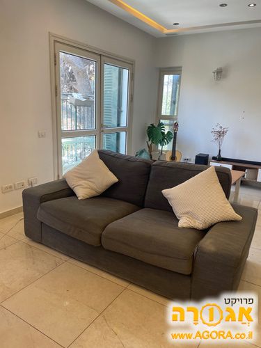ספת שני מושבים של איקאה בגווני אפור