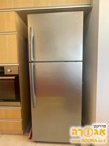 מקרר עם מקפיא של חברת LG