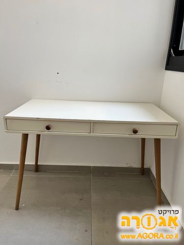 שולחן כתיבה