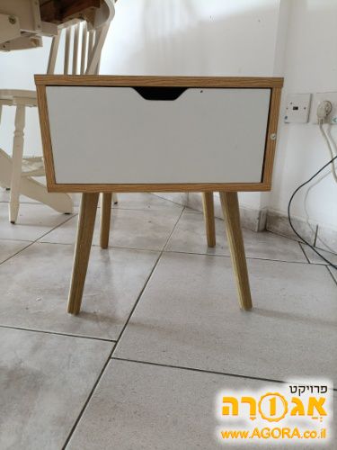 שידה קטנה