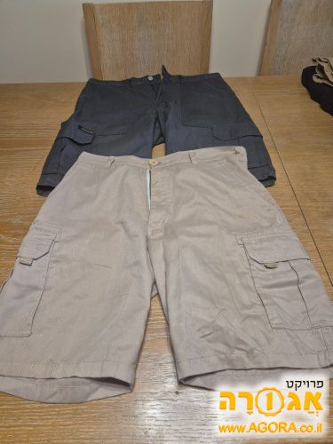 שני מכנסיים קצרים מחויטים 42