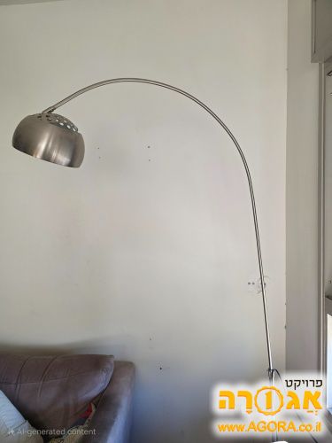מנורה עומדת