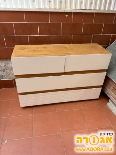 מזנון בר עם מגירות