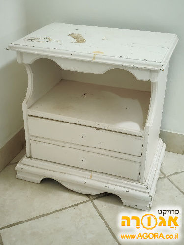שידה קטנה