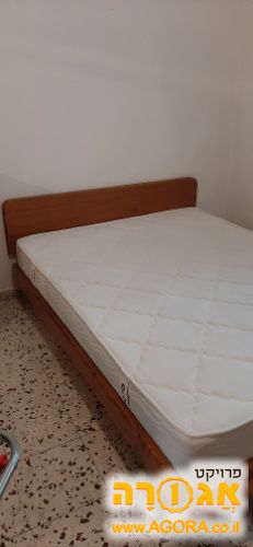 מיטה זוגית מעץ מלא