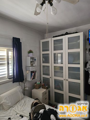 ארון 3 דלתות של איקאה ללא תלייה