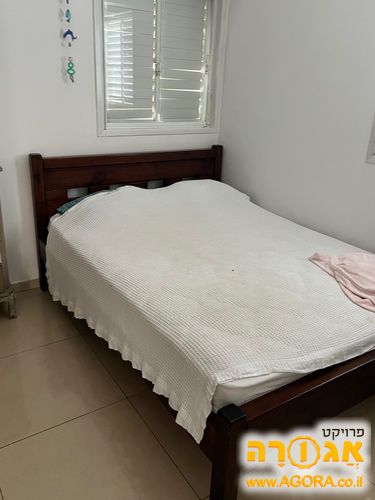 מיטה זוגית ומזרון