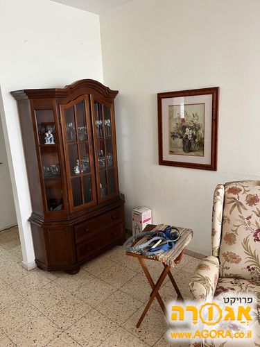וטרינה לכוסות ומשקאות וינטג