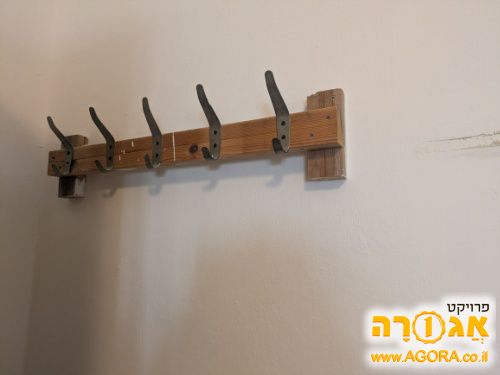 מתלה בגדים הברגה לקיר