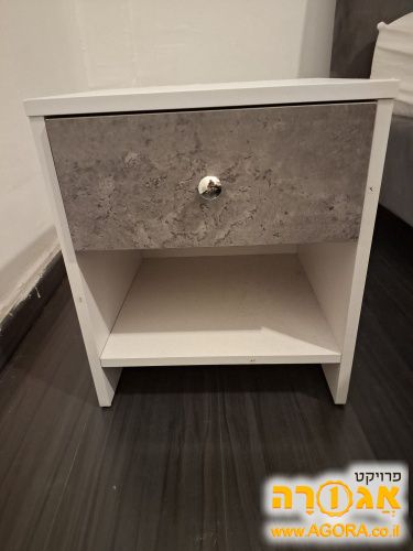 שידות לצד מיטה