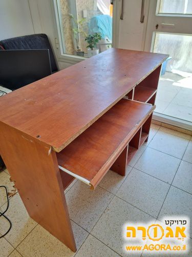 שולחן מחשב
