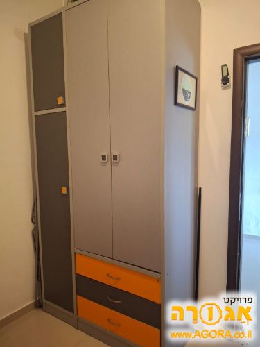 ארון ושולחן