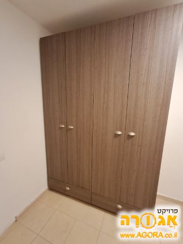 ארון בגדים