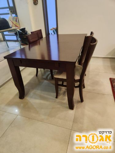 פינת אוכל כמו חדשה