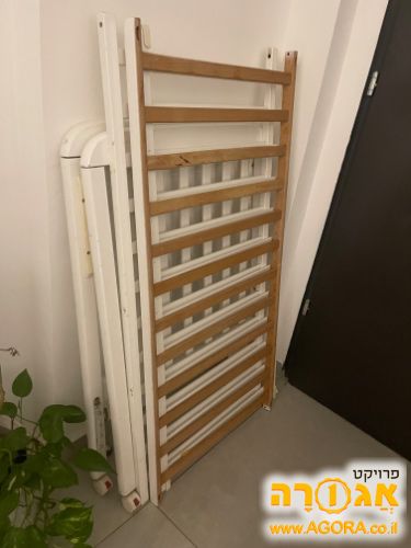 מיטת תינוק לבנה רוחב 63