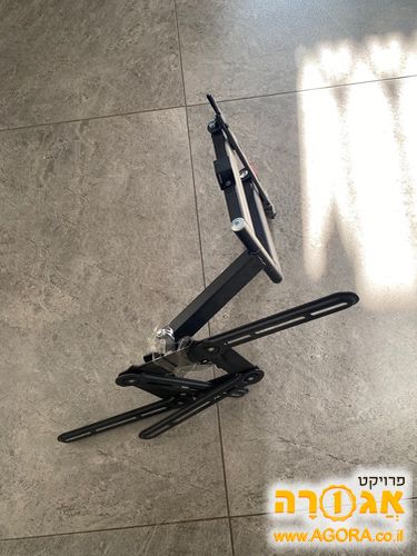 זרוע מתקפלת לטלויזיה