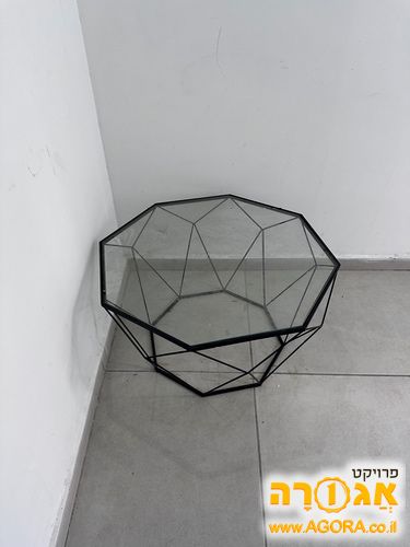 שולחן סלון שחור וזכוכית