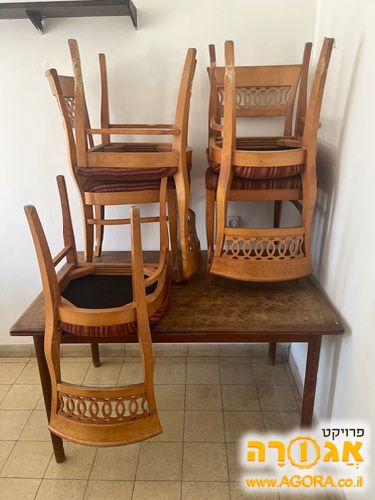 שולחן אוכל ו-5 כיסאות
