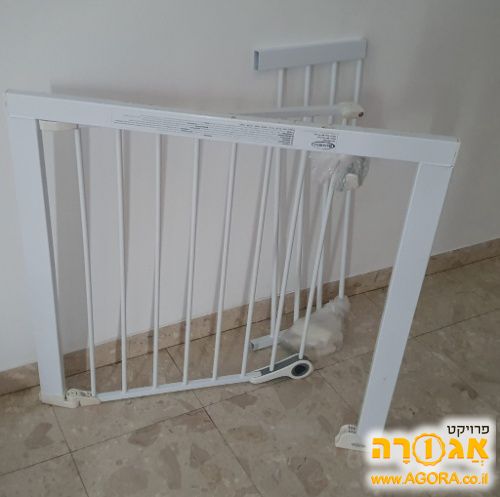 שער בייבי דן למדרגות