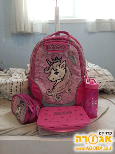 תיק קל-גב טרולי עם גלגלים במצב טוב