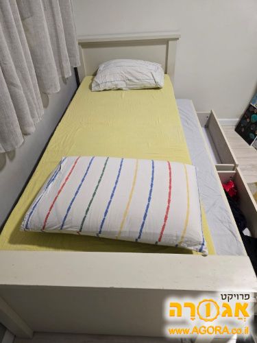מיטת ילד כולל מיטת חבר