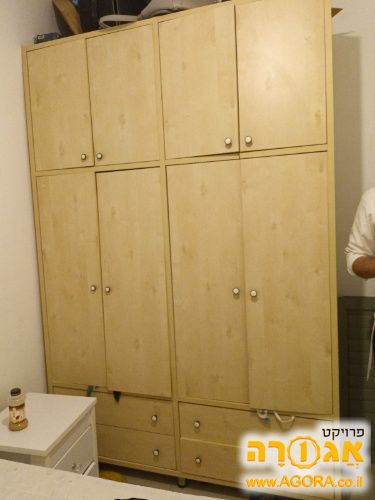 ארון בגדים