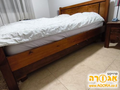 מיטה זוגית 160/190. כולל ארגז ומזרן