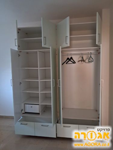 ארון בגדים