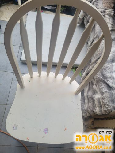 4 כיסאות של פינת ישיבה ללא שולחן