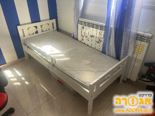 מיטת ילדים יחיד עם מזרן ikea